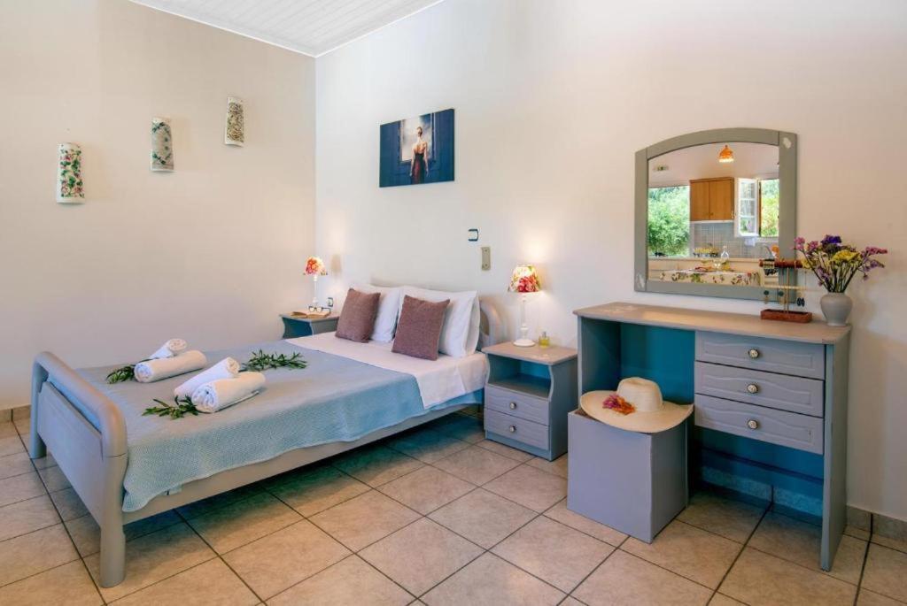 Livadi Studios With Pool Λάκκα Εξωτερικό φωτογραφία
