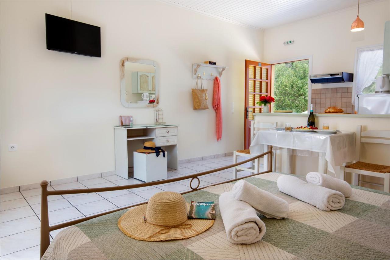 Livadi Studios With Pool Λάκκα Εξωτερικό φωτογραφία