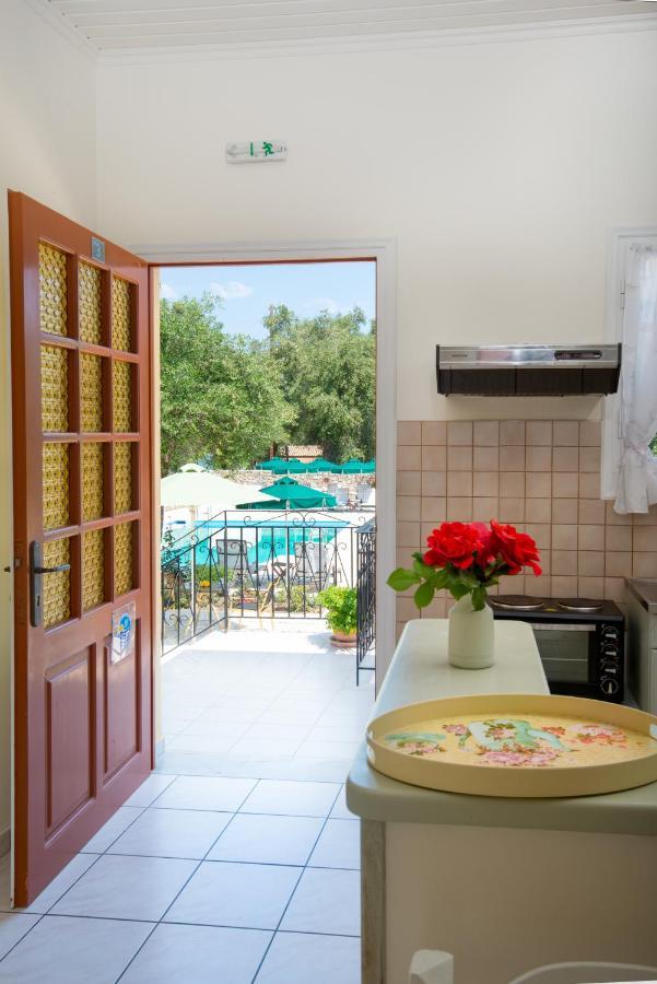 Livadi Studios With Pool Λάκκα Εξωτερικό φωτογραφία